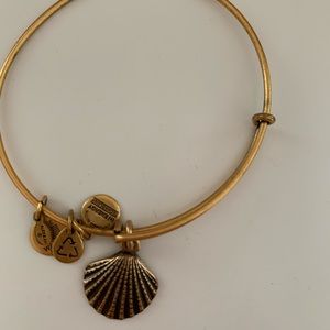Seashell Alex and Ani